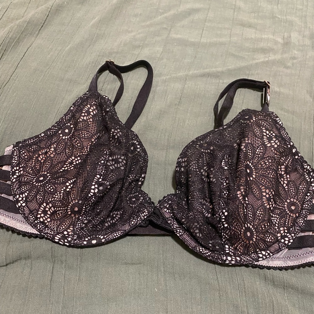 Victoria Secret - very sexy unlined plunge plongeant non double
